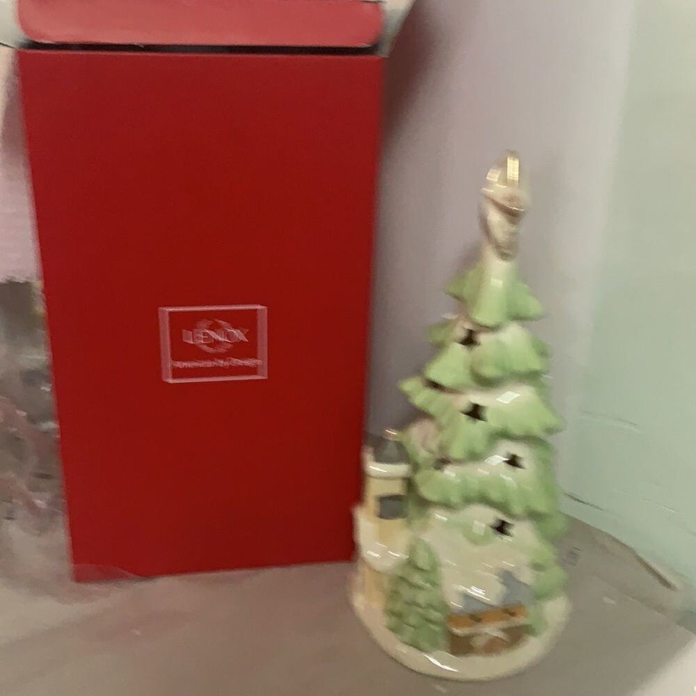 NWT TRANQUIL CHURCH LIGHTED FIGURINE 12.25 IN
